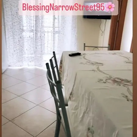 Blessingnarrowstreet95 Appartement *